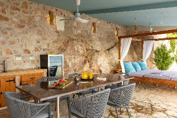 Spacious Hillside Villa with Pool in Potomje