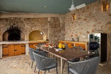 Spacious Hillside Villa with Pool in Potomje