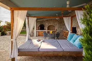 Spacious Hillside Villa with Pool in Potomje