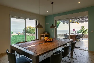 Spacious Hillside Villa with Pool in Potomje