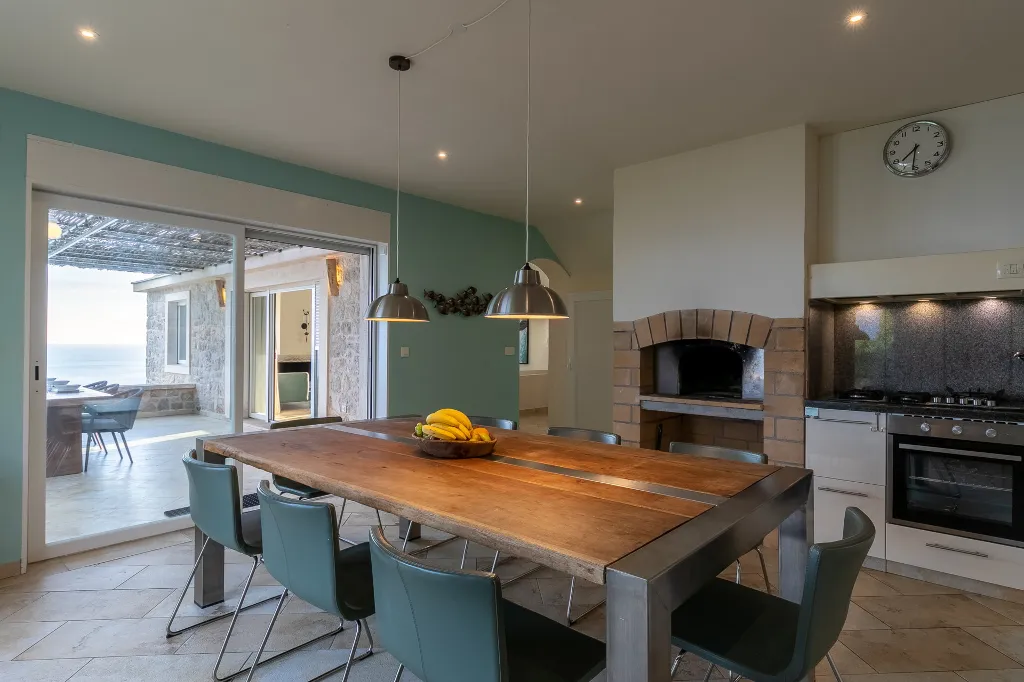 Spacious Hillside Villa with Pool in Potomje