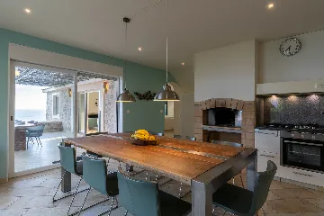 Spacious Hillside Villa with Pool in Potomje