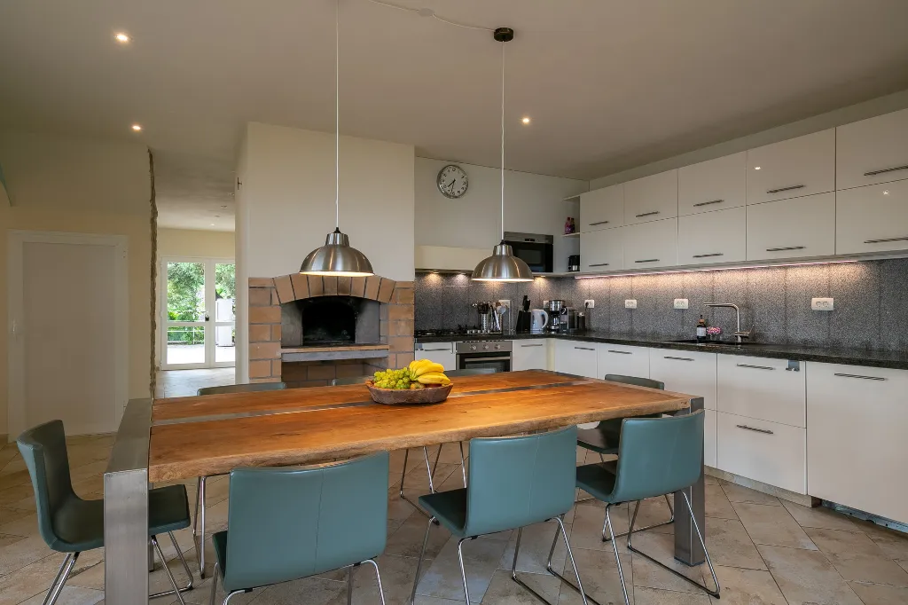 Spacious Hillside Villa with Pool in Potomje