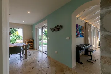 Spacious Hillside Villa with Pool in Potomje