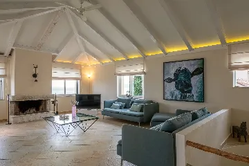 Spacious Hillside Villa with Pool in Potomje