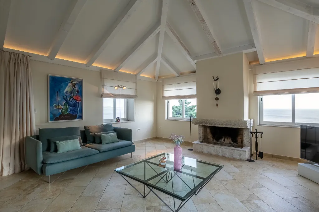 Spacious Hillside Villa with Pool in Potomje