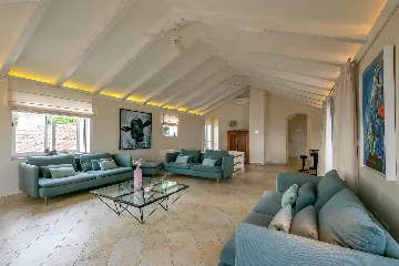 Spacious Hillside Villa with Pool in Potomje