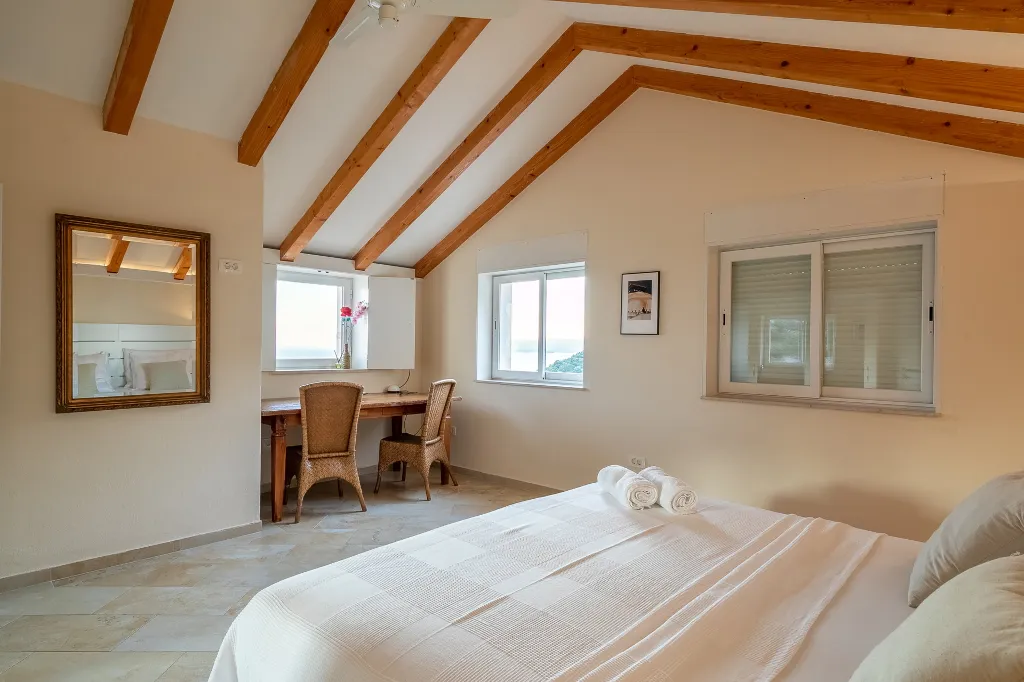 Spacious Hillside Villa with Pool in Potomje