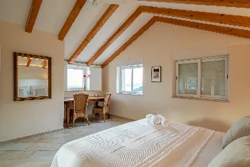 Spacious Hillside Villa with Pool in Potomje