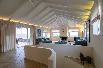 Spacious Hillside Villa with Pool in Potomje