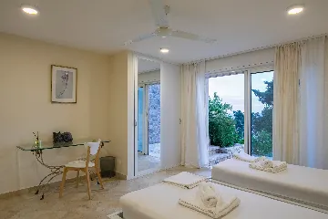 Spacious Hillside Villa with Pool in Potomje