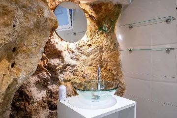 Spacious Hillside Villa with Pool in Potomje