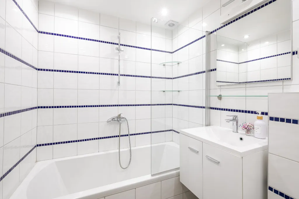 Spacious Hillside Villa with Pool in Potomje