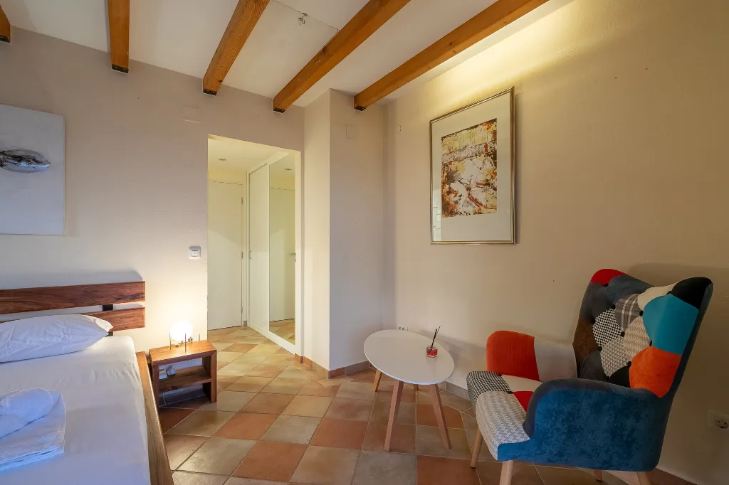 Spacious Hillside Villa with Pool in Potomje