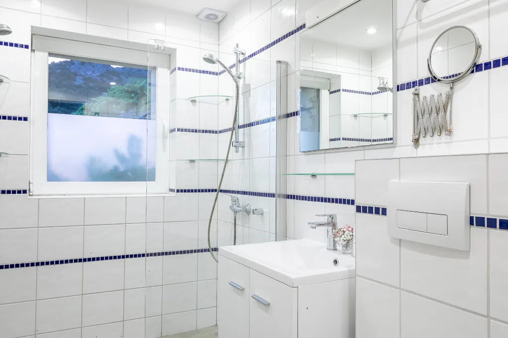Spacious Hillside Villa with Pool in Potomje