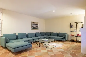 Spacious Hillside Villa with Pool in Potomje