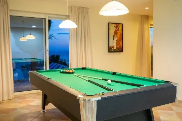 Spacious Hillside Villa with Pool in Potomje