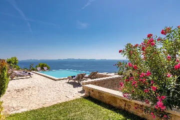 Spacious Hillside Villa with Pool in Potomje