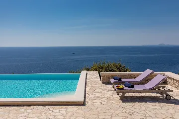 Spacious Hillside Villa with Pool in Potomje