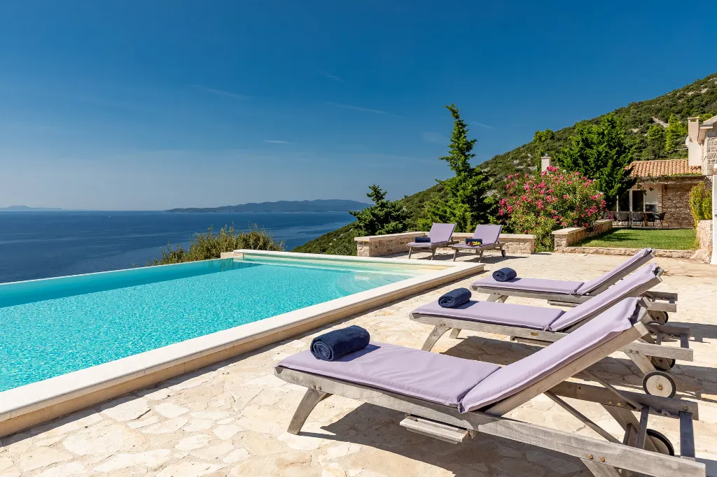 Spacious Hillside Villa with Pool in Potomje