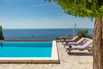 Spacious Hillside Villa with Pool in Potomje