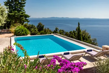 Spacious Hillside Villa with Pool in Potomje