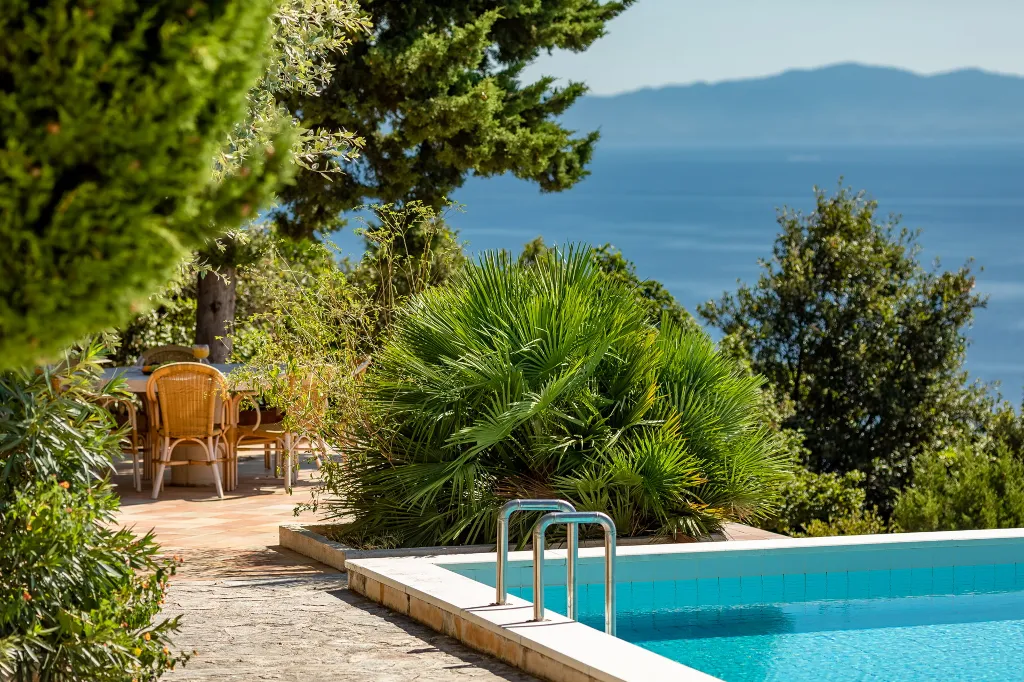 Spacious Hillside Villa with Pool in Potomje
