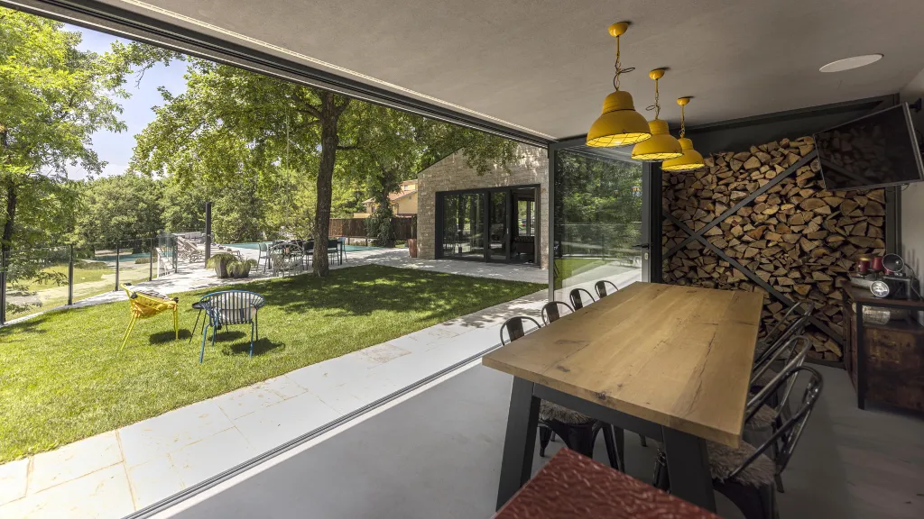 Modern Villa with Infinity Pool in Pazin