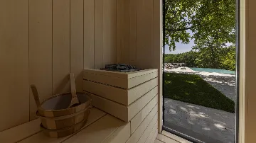 Modern Villa with Infinity Pool in Pazin