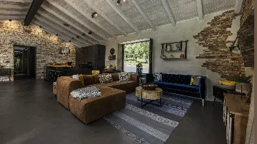 Modern Villa with Infinity Pool in Pazin