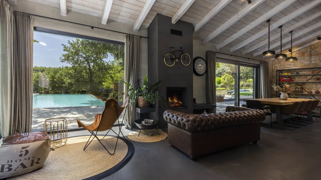 Modern Villa with Infinity Pool in Pazin