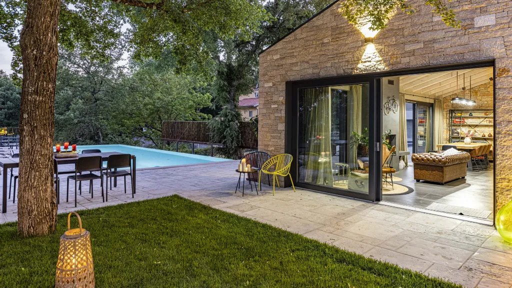Modern Villa with Infinity Pool in Pazin