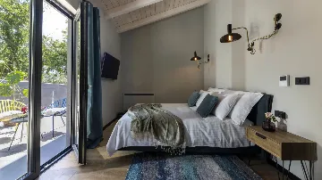 Modern Villa with Infinity Pool in Pazin