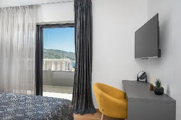 Modern Villa with Pool and Jacuzzi in Sevid