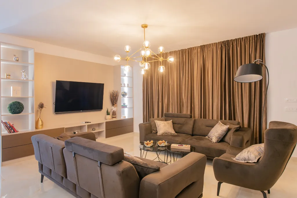 Modern Villa with Pool and Jacuzzi in Sevid