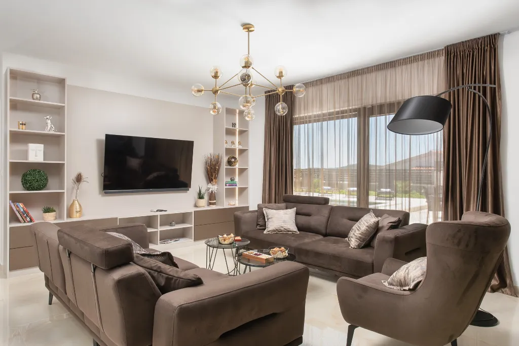 Modern Villa with Pool and Jacuzzi in Sevid