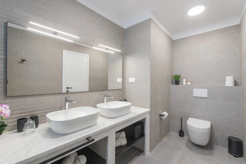 Modern Villa with Pool and Jacuzzi in Sevid