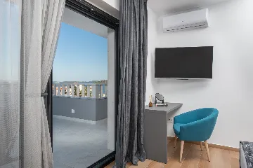 Modern Villa with Pool and Jacuzzi in Sevid