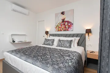 Modern Villa with Pool and Jacuzzi in Sevid