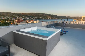 Modern Villa with Pool and Jacuzzi in Sevid