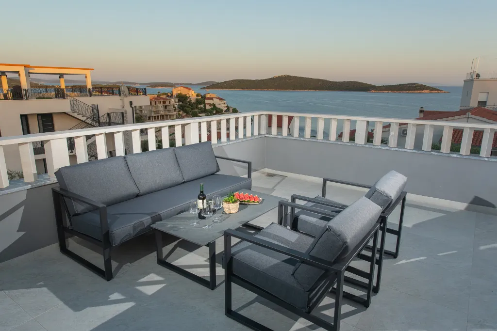 Modern Villa with Pool and Jacuzzi in Sevid