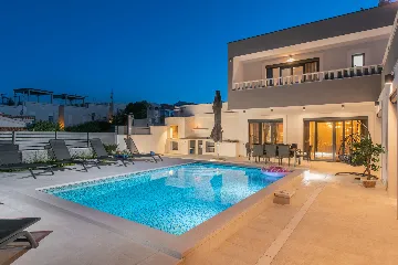 Modern Villa with Pool and Jacuzzi in Sevid
