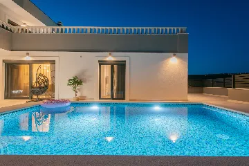 Modern Villa with Pool and Jacuzzi in Sevid