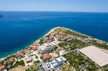 Modern Villa with Pool and Jacuzzi in Sevid