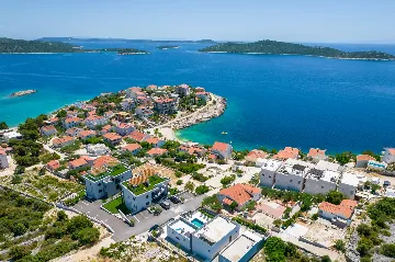 Modern Villa with Pool and Jacuzzi in Sevid