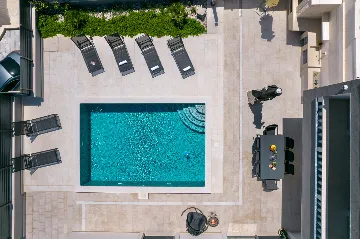 Modern Villa with Pool and Jacuzzi in Sevid