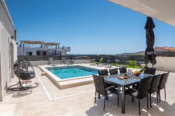 Modern Villa with Pool and Jacuzzi in Sevid