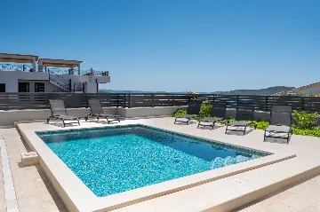 Modern Villa with Pool and Jacuzzi in Sevid