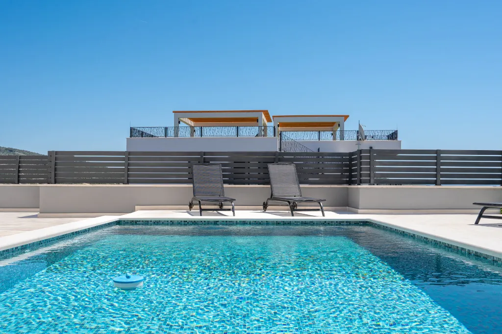 Modern Villa with Pool and Jacuzzi in Sevid