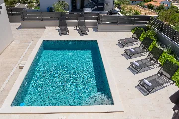 Modern Villa with Pool and Jacuzzi in Sevid